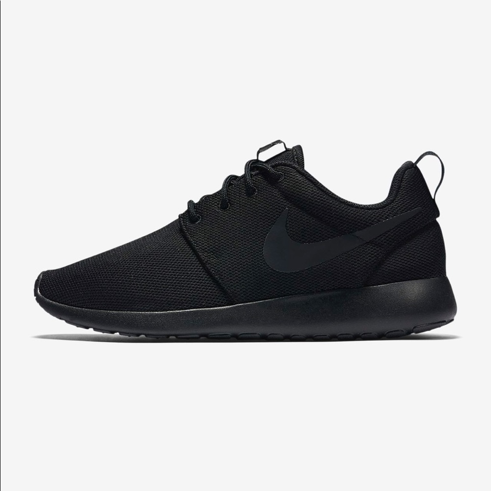 Nike Women’s Roche One Sneaker Black